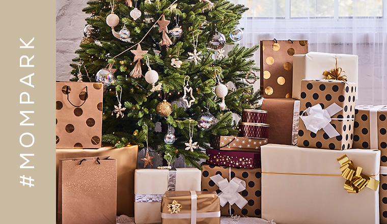 Bring the joy: Christmas photoshoot in MOM Park!