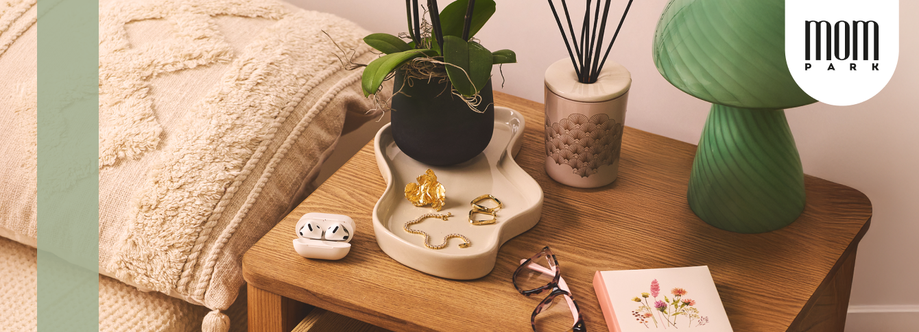 Everything Within Arm’s Reach – Stylish Relaxation at Home